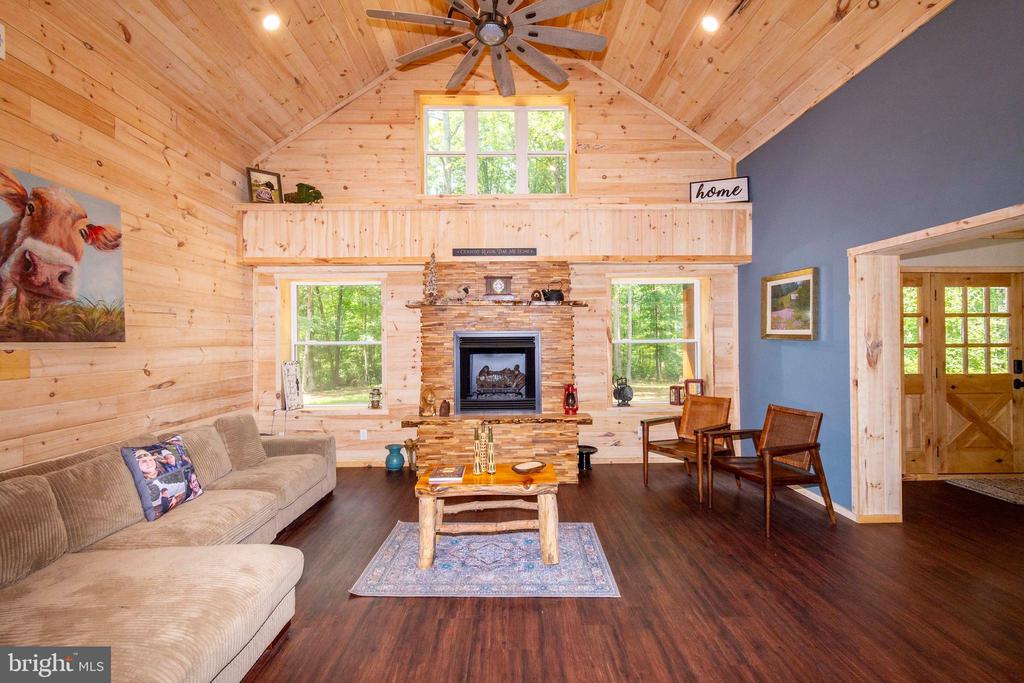 18184 CRAWFORD LN, GORDONSVILLE, Virginia 22942, 4 Bedrooms Bedrooms, ,3 BathroomsBathrooms,Residential,18184 CRAWFORD LN,VAOR2013652 MLS # VAOR2013652