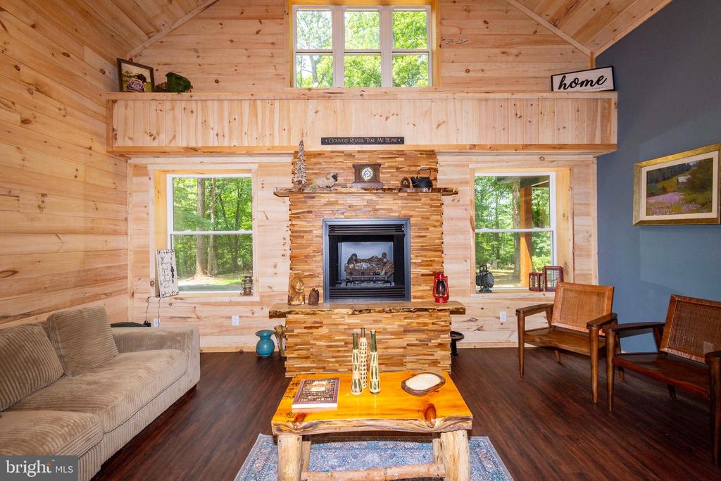 18184 CRAWFORD LN, GORDONSVILLE, Virginia 22942, 4 Bedrooms Bedrooms, ,3 BathroomsBathrooms,Residential,18184 CRAWFORD LN,VAOR2013652 MLS # VAOR2013652