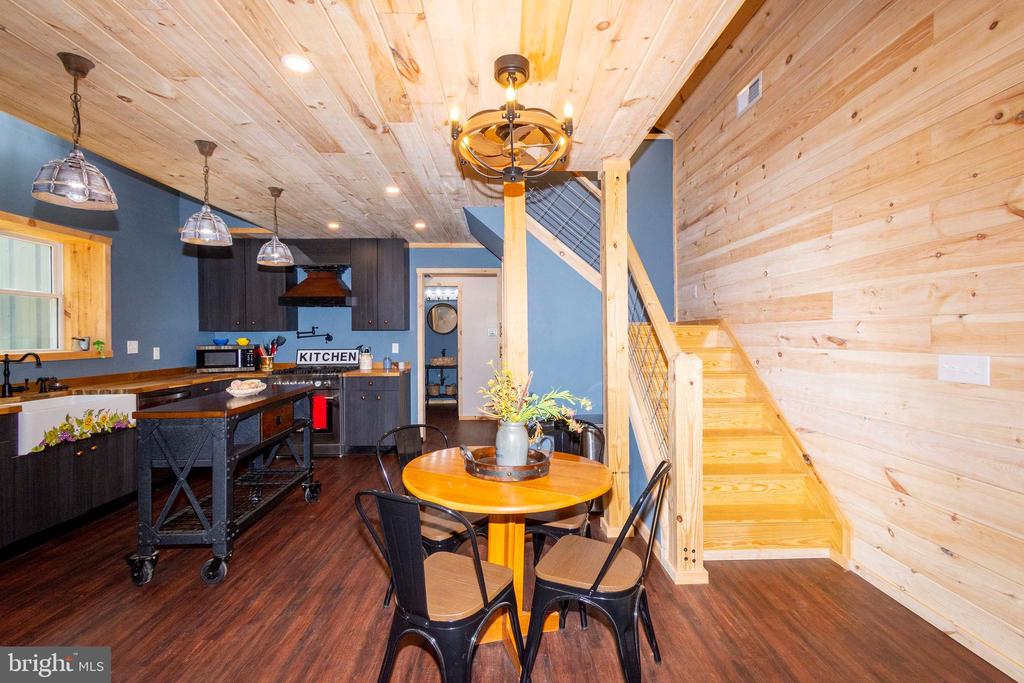 18184 CRAWFORD LN, GORDONSVILLE, Virginia 22942, 4 Bedrooms Bedrooms, ,3 BathroomsBathrooms,Residential,18184 CRAWFORD LN,VAOR2013652 MLS # VAOR2013652