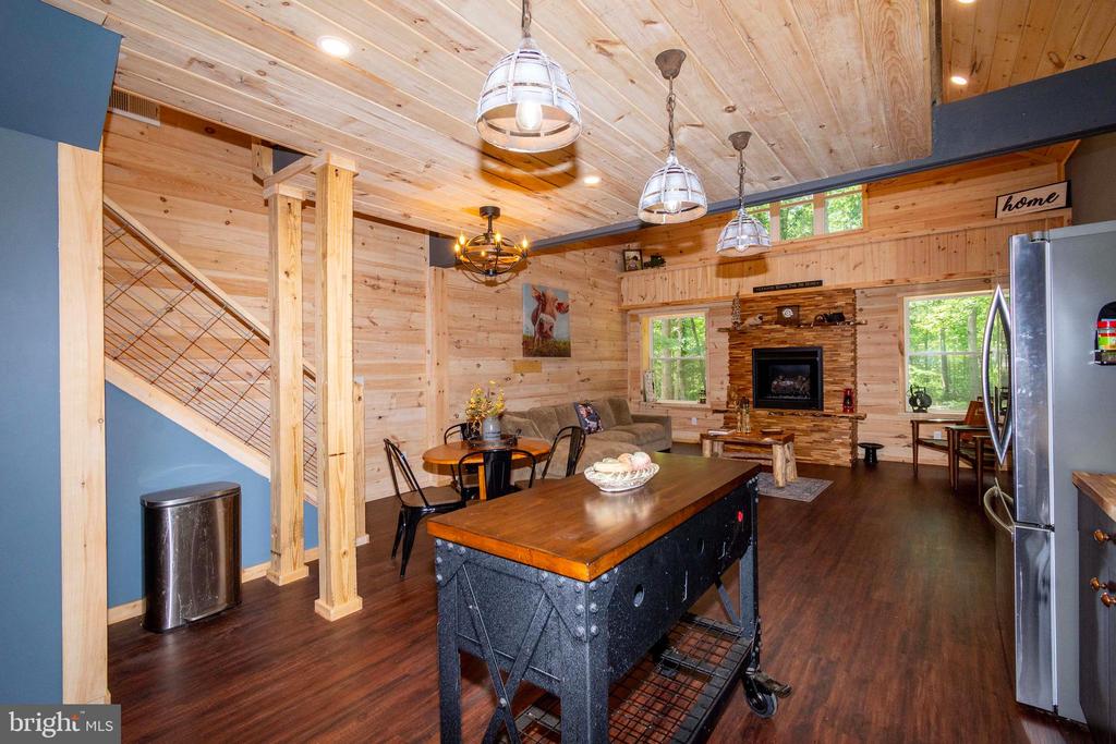 18184 CRAWFORD LN, GORDONSVILLE, Virginia 22942, 4 Bedrooms Bedrooms, ,3 BathroomsBathrooms,Residential,18184 CRAWFORD LN,VAOR2013652 MLS # VAOR2013652