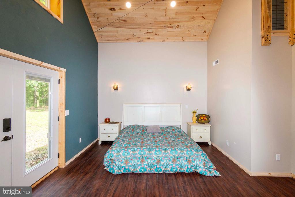 18184 CRAWFORD LN, GORDONSVILLE, Virginia 22942, 4 Bedrooms Bedrooms, ,3 BathroomsBathrooms,Residential,18184 CRAWFORD LN,VAOR2013652 MLS # VAOR2013652