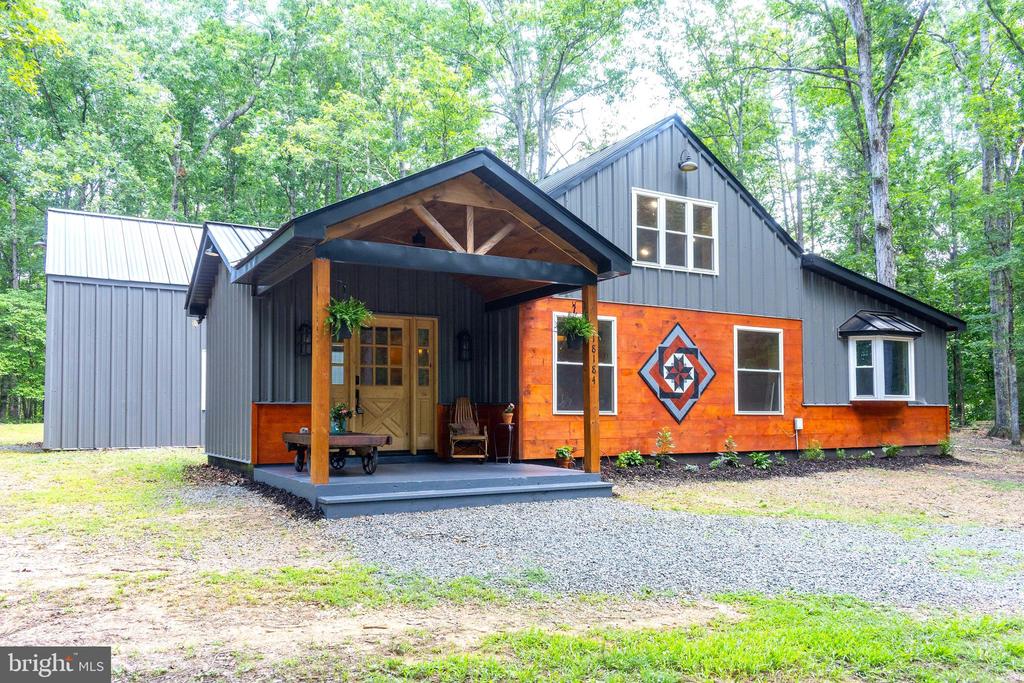 18184 CRAWFORD LN, GORDONSVILLE, Virginia 22942, 4 Bedrooms Bedrooms, ,3 BathroomsBathrooms,Residential,18184 CRAWFORD LN,VAOR2013652 MLS # VAOR2013652