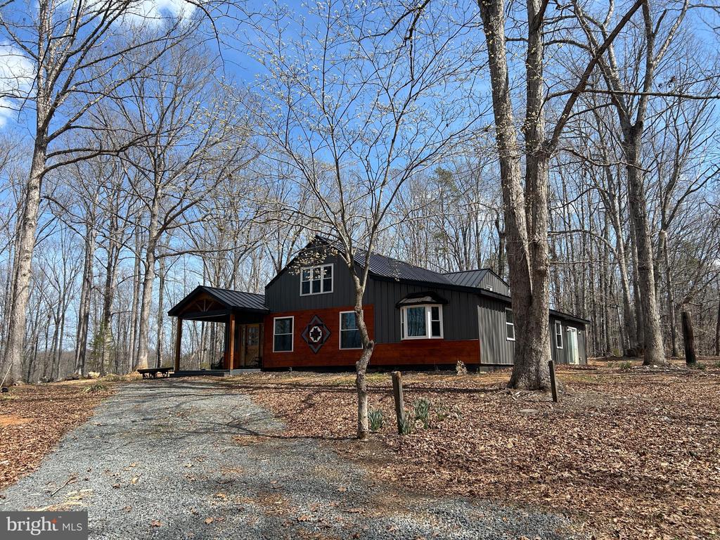 18184 CRAWFORD LN, GORDONSVILLE, Virginia 22942, 4 Bedrooms Bedrooms, ,3 BathroomsBathrooms,Residential,18184 CRAWFORD LN,VAOR2013652 MLS # VAOR2013652