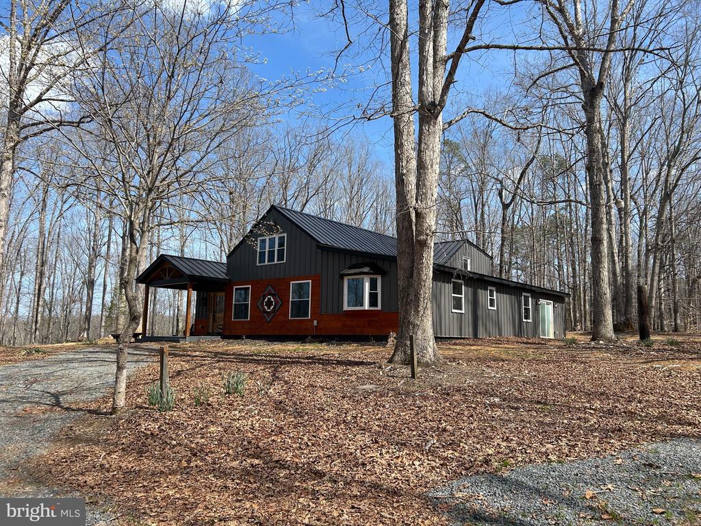 18184 CRAWFORD LN, GORDONSVILLE, Virginia 22942, 4 Bedrooms Bedrooms, ,3 BathroomsBathrooms,Residential,18184 CRAWFORD LN,VAOR2013652 MLS # VAOR2013652