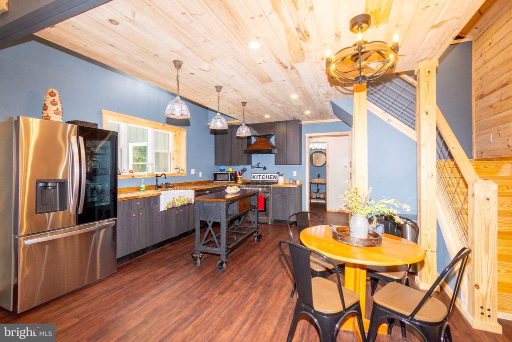 18184 CRAWFORD LN, GORDONSVILLE, Virginia 22942, 4 Bedrooms Bedrooms, ,3 BathroomsBathrooms,Residential,18184 CRAWFORD LN,VAOR2013652 MLS # VAOR2013652