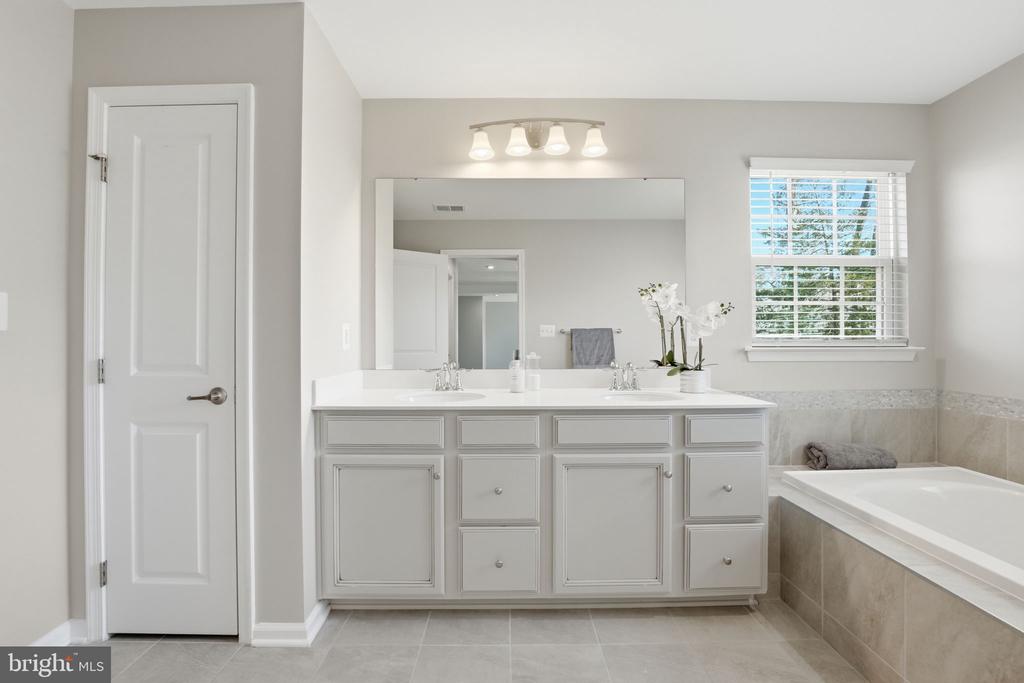 11003 WATERSTONE PL, SPOTSYLVANIA, Virginia 22551, 5 Bedrooms Bedrooms, ,5 BathroomsBathrooms,Residential,11003 WATERSTONE PL,VASP2040178 MLS # VASP2040178