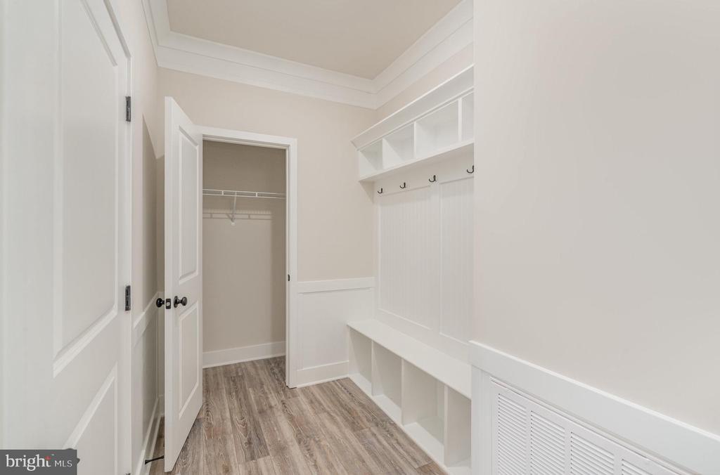 26700 DANIELS POINT DR, UNIONVILLE, Virginia 22567, 4 Bedrooms Bedrooms, ,3 BathroomsBathrooms,Residential,26700 DANIELS POINT DR,VAOR2013660 MLS # VAOR2013660