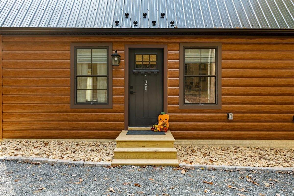 120 CATALPA CT, LURAY, Virginia 22835, 1 Bedroom Bedrooms, ,1 BathroomBathrooms,Residential,The Cabins at Catalpa Ct,120 CATALPA CT,674704 MLS # 674704