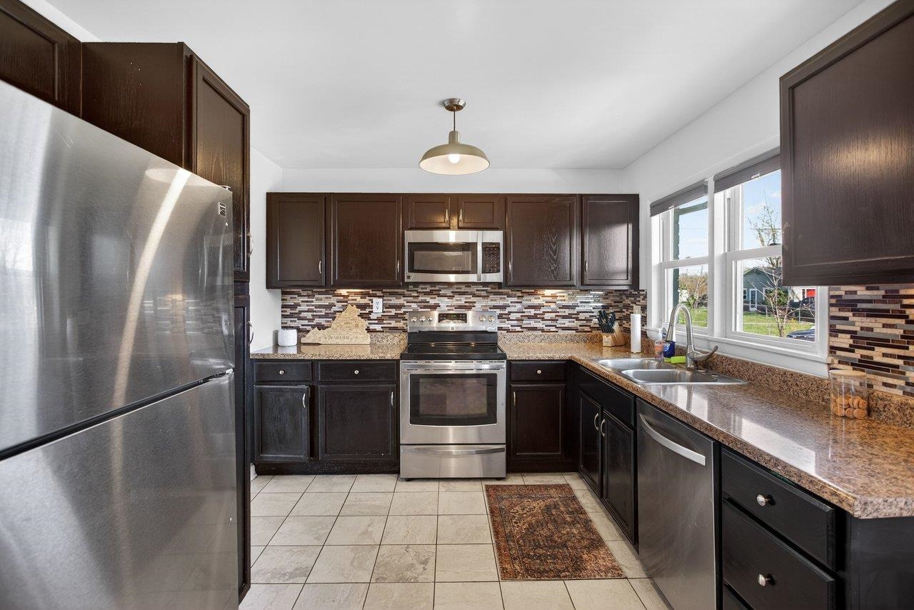 926 JEFFERSON ST, HARRISONBURG, Virginia 22801, 3 Bedrooms Bedrooms, ,1 BathroomBathrooms,Residential,926 JEFFERSON ST,674839 MLS # 674839