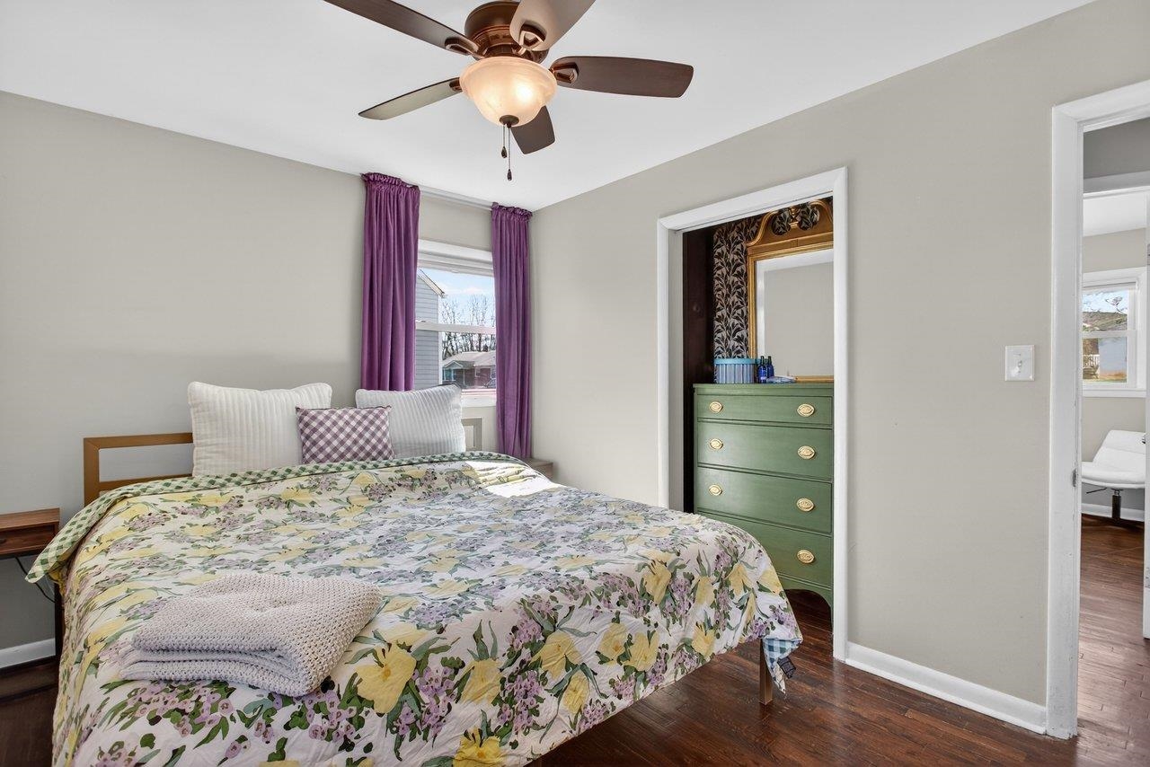 926 JEFFERSON ST, HARRISONBURG, Virginia 22801, 3 Bedrooms Bedrooms, ,1 BathroomBathrooms,Residential,926 JEFFERSON ST,674839 MLS # 674839