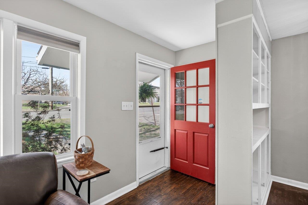 926 JEFFERSON ST, HARRISONBURG, Virginia 22801, 3 Bedrooms Bedrooms, ,1 BathroomBathrooms,Residential,926 JEFFERSON ST,674839 MLS # 674839