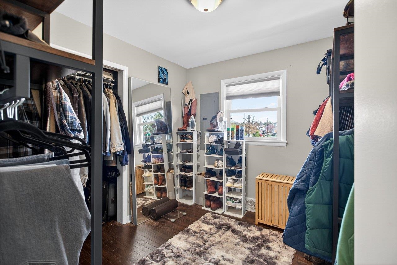 926 JEFFERSON ST, HARRISONBURG, Virginia 22801, 3 Bedrooms Bedrooms, ,1 BathroomBathrooms,Residential,926 JEFFERSON ST,674839 MLS # 674839