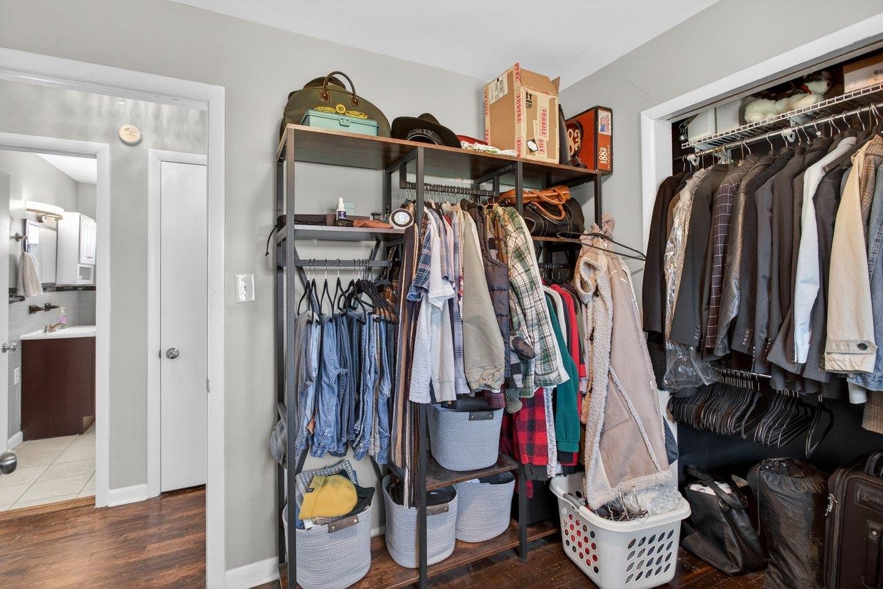 926 JEFFERSON ST, HARRISONBURG, Virginia 22801, 3 Bedrooms Bedrooms, ,1 BathroomBathrooms,Residential,926 JEFFERSON ST,674839 MLS # 674839