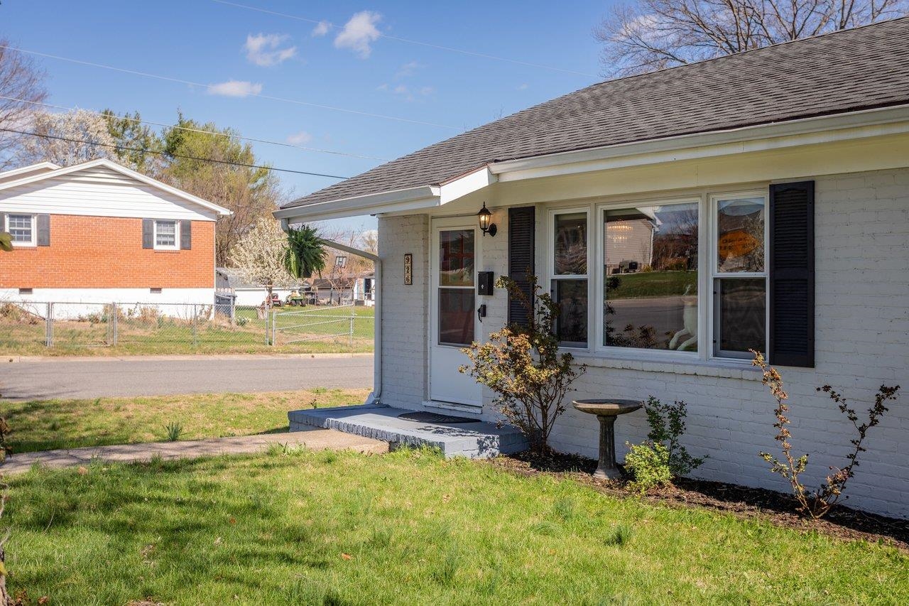 926 JEFFERSON ST, HARRISONBURG, Virginia 22801, 3 Bedrooms Bedrooms, ,1 BathroomBathrooms,Residential,926 JEFFERSON ST,674839 MLS # 674839