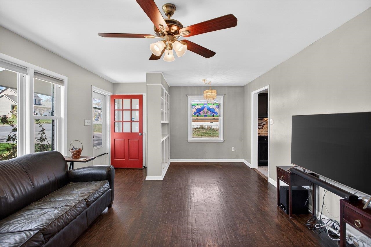 926 JEFFERSON ST, HARRISONBURG, Virginia 22801, 3 Bedrooms Bedrooms, ,1 BathroomBathrooms,Residential,926 JEFFERSON ST,674839 MLS # 674839