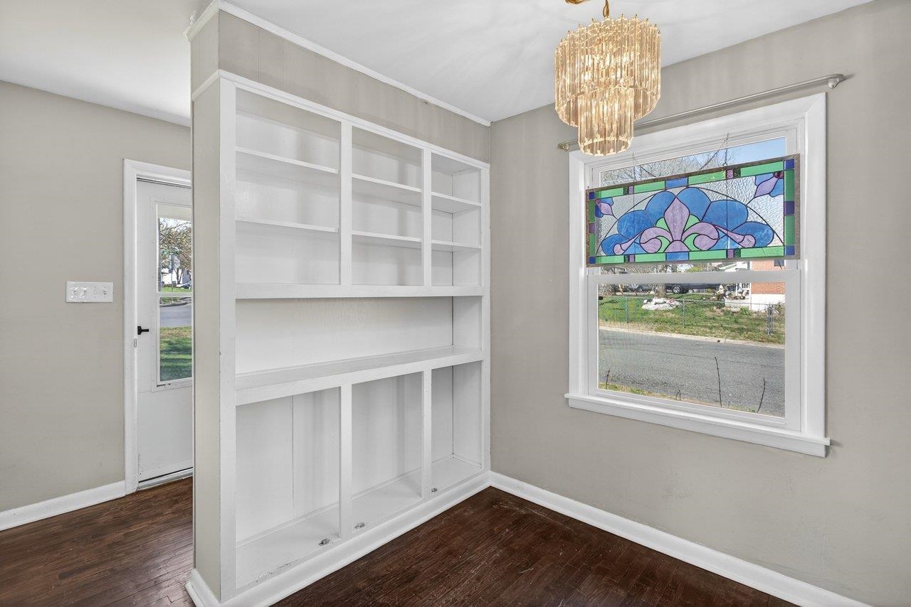 926 JEFFERSON ST, HARRISONBURG, Virginia 22801, 3 Bedrooms Bedrooms, ,1 BathroomBathrooms,Residential,926 JEFFERSON ST,674839 MLS # 674839