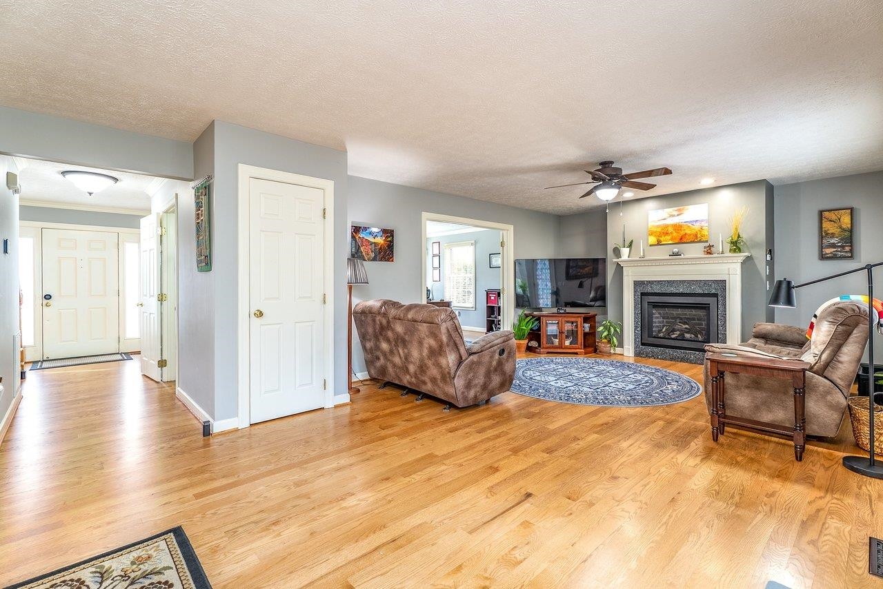 760 CONFEDERACY DR, PENN LAIRD, Virginia 22846, 4 Bedrooms Bedrooms, ,2 BathroomsBathrooms,Residential,760 CONFEDERACY DR,674842 MLS # 674842 760 CONFEDERACY DR, PENN LAIRD, Virginia 22846, 4 Bedrooms Bedrooms, ,2 BathroomsBathrooms,Residential,760 CONFEDERACY DR,674842 MLS # 674842