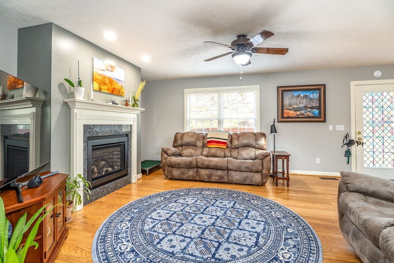 760 CONFEDERACY DR, PENN LAIRD, Virginia 22846, 4 Bedrooms Bedrooms, ,2 BathroomsBathrooms,Residential,760 CONFEDERACY DR,674842 MLS # 674842 760 CONFEDERACY DR, PENN LAIRD, Virginia 22846, 4 Bedrooms Bedrooms, ,2 BathroomsBathrooms,Residential,760 CONFEDERACY DR,674842 MLS # 674842