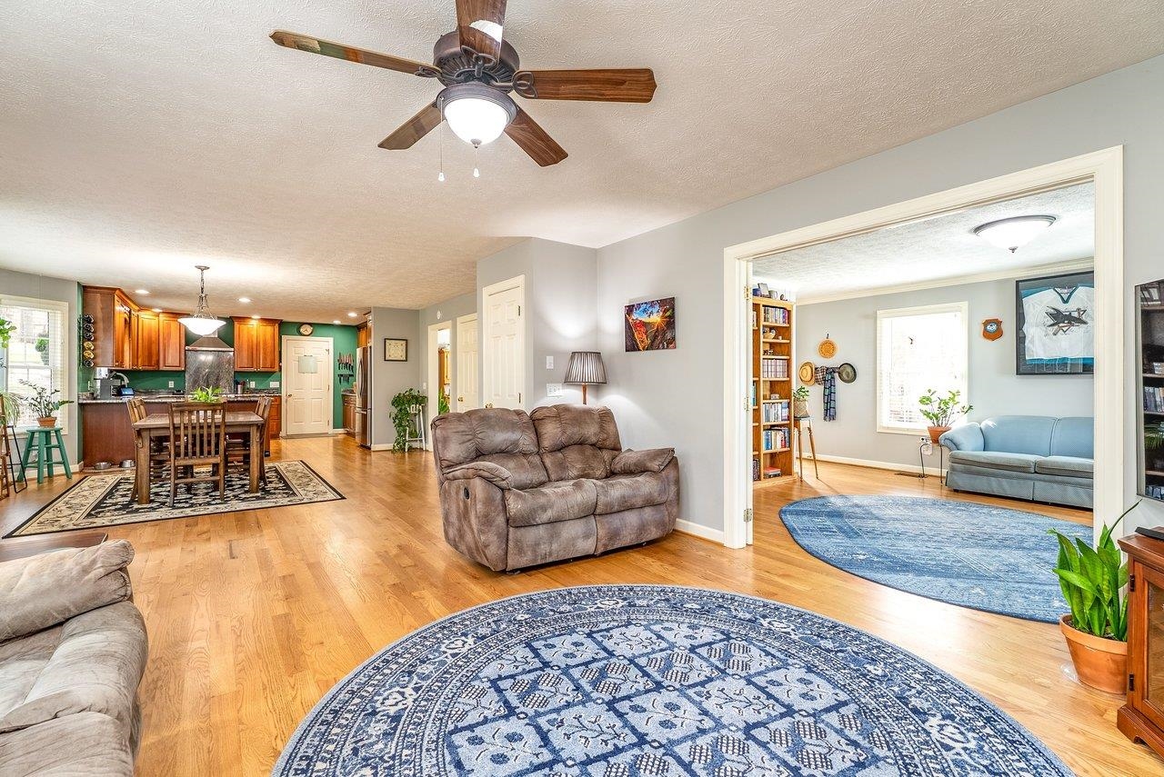 760 CONFEDERACY DR, PENN LAIRD, Virginia 22846, 4 Bedrooms Bedrooms, ,2 BathroomsBathrooms,Residential,760 CONFEDERACY DR,674842 MLS # 674842 760 CONFEDERACY DR, PENN LAIRD, Virginia 22846, 4 Bedrooms Bedrooms, ,2 BathroomsBathrooms,Residential,760 CONFEDERACY DR,674842 MLS # 674842