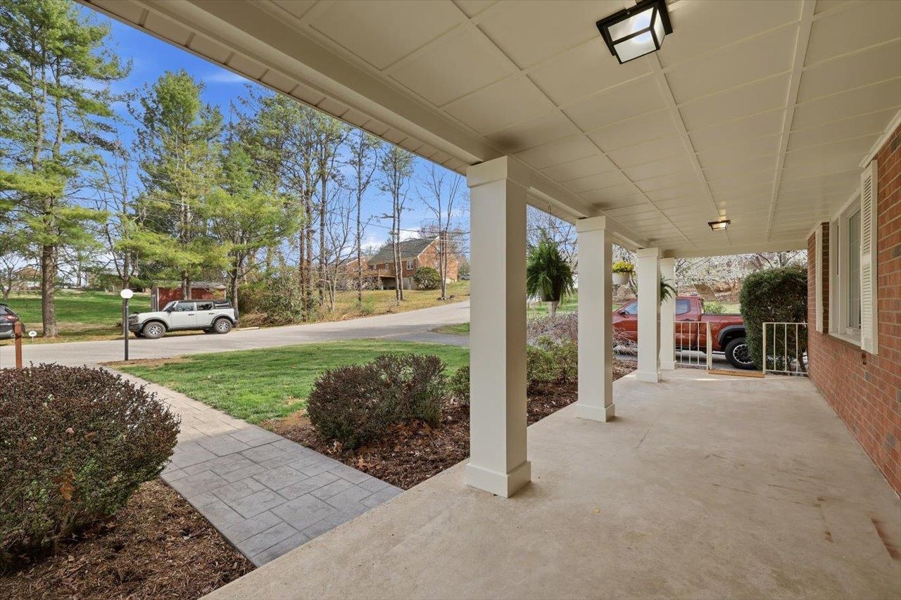 408 ROBIN ST, STAUNTON, Virginia 24401, 3 Bedrooms Bedrooms, ,2 BathroomsBathrooms,Residential,408 ROBIN ST,674844 MLS # 674844 408 ROBIN ST, STAUNTON, Virginia 24401, 3 Bedrooms Bedrooms, ,2 BathroomsBathrooms,Residential,408 ROBIN ST,674844 MLS # 674844