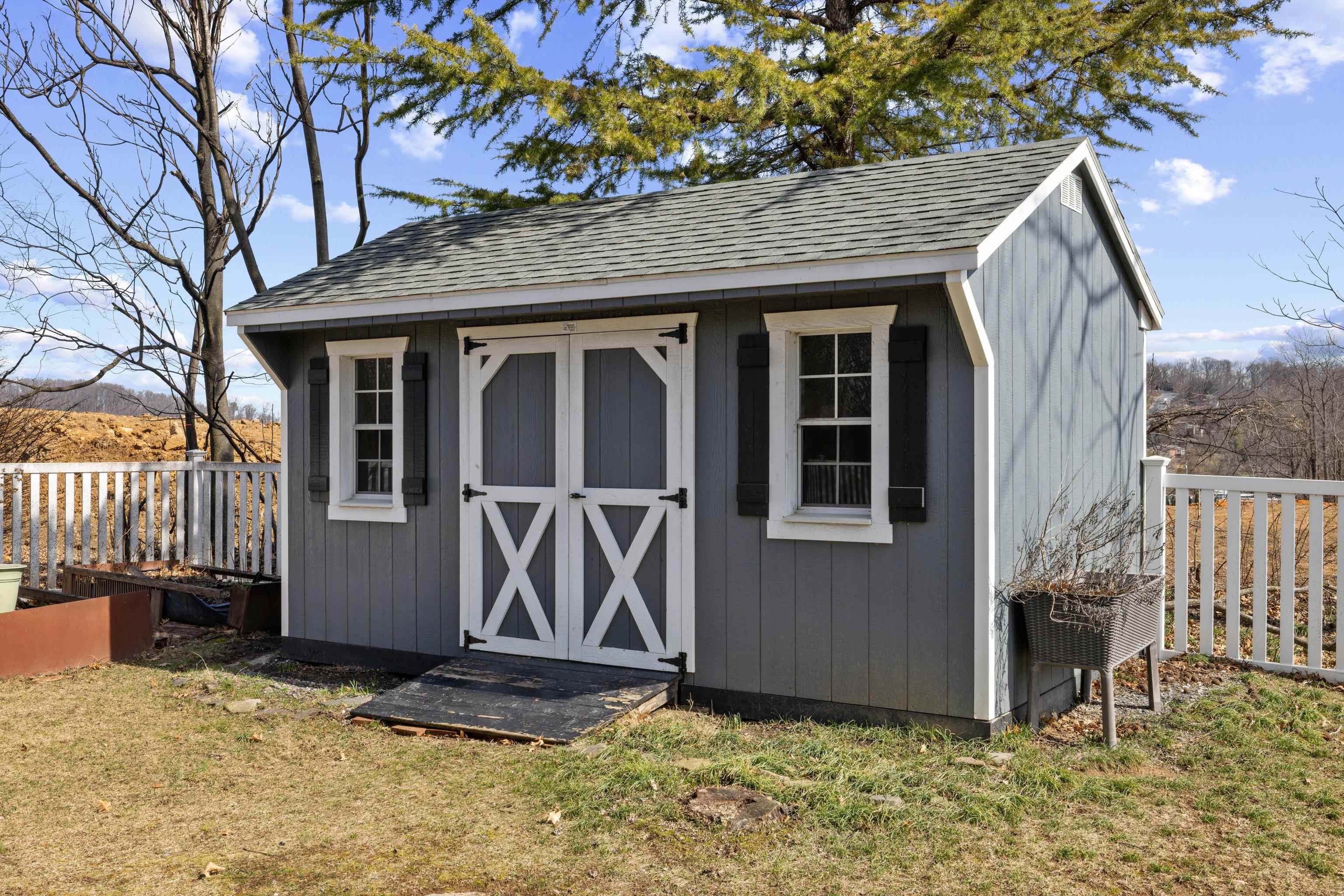 1540 APPLE RIDGE CT, HARRISONBURG, Virginia 22801, 4 Bedrooms Bedrooms, ,2 BathroomsBathrooms,Residential,1540 APPLE RIDGE CT,674846 MLS # 674846