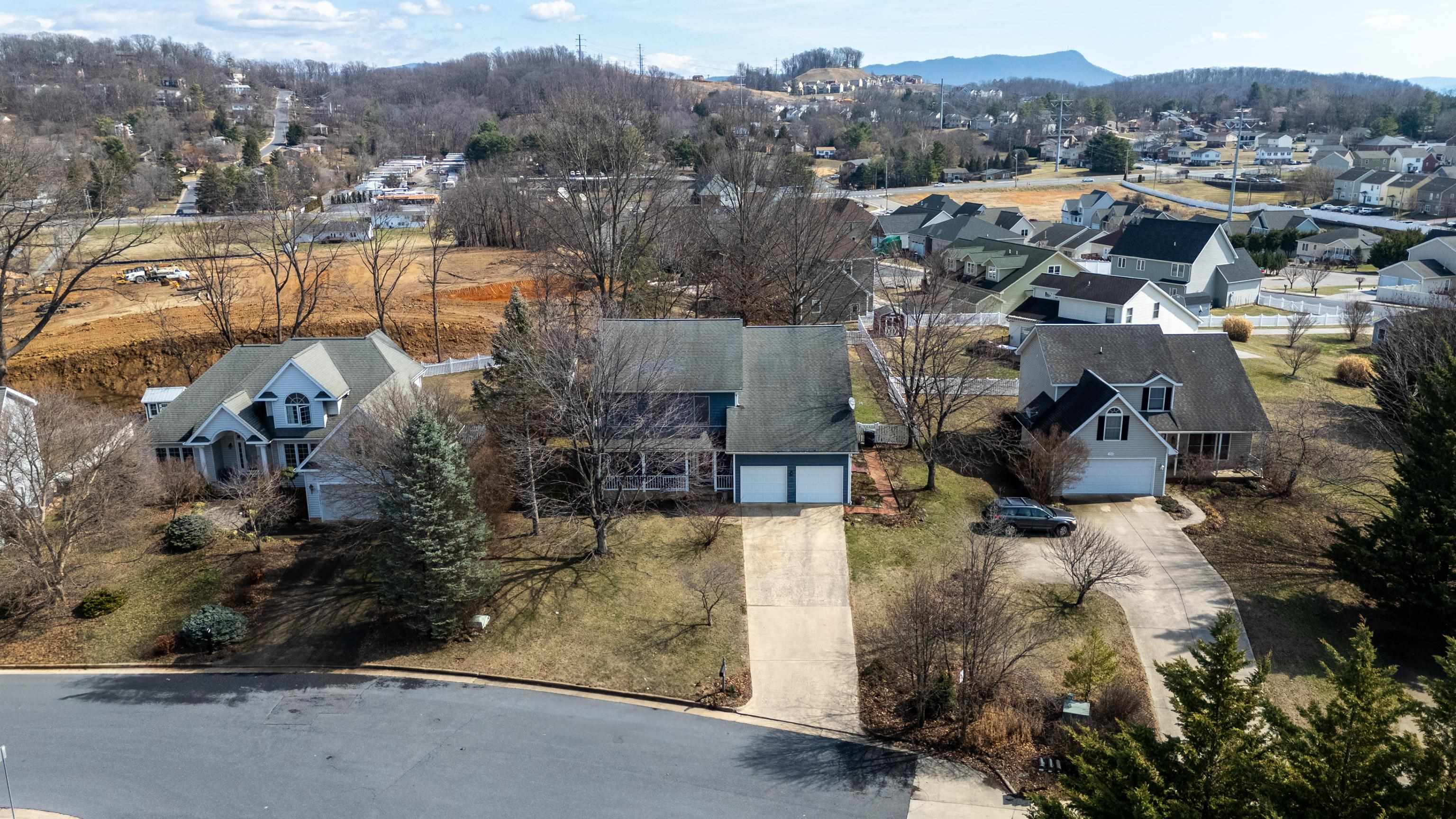 1540 APPLE RIDGE CT, HARRISONBURG, Virginia 22801, 4 Bedrooms Bedrooms, ,2 BathroomsBathrooms,Residential,1540 APPLE RIDGE CT,674846 MLS # 674846