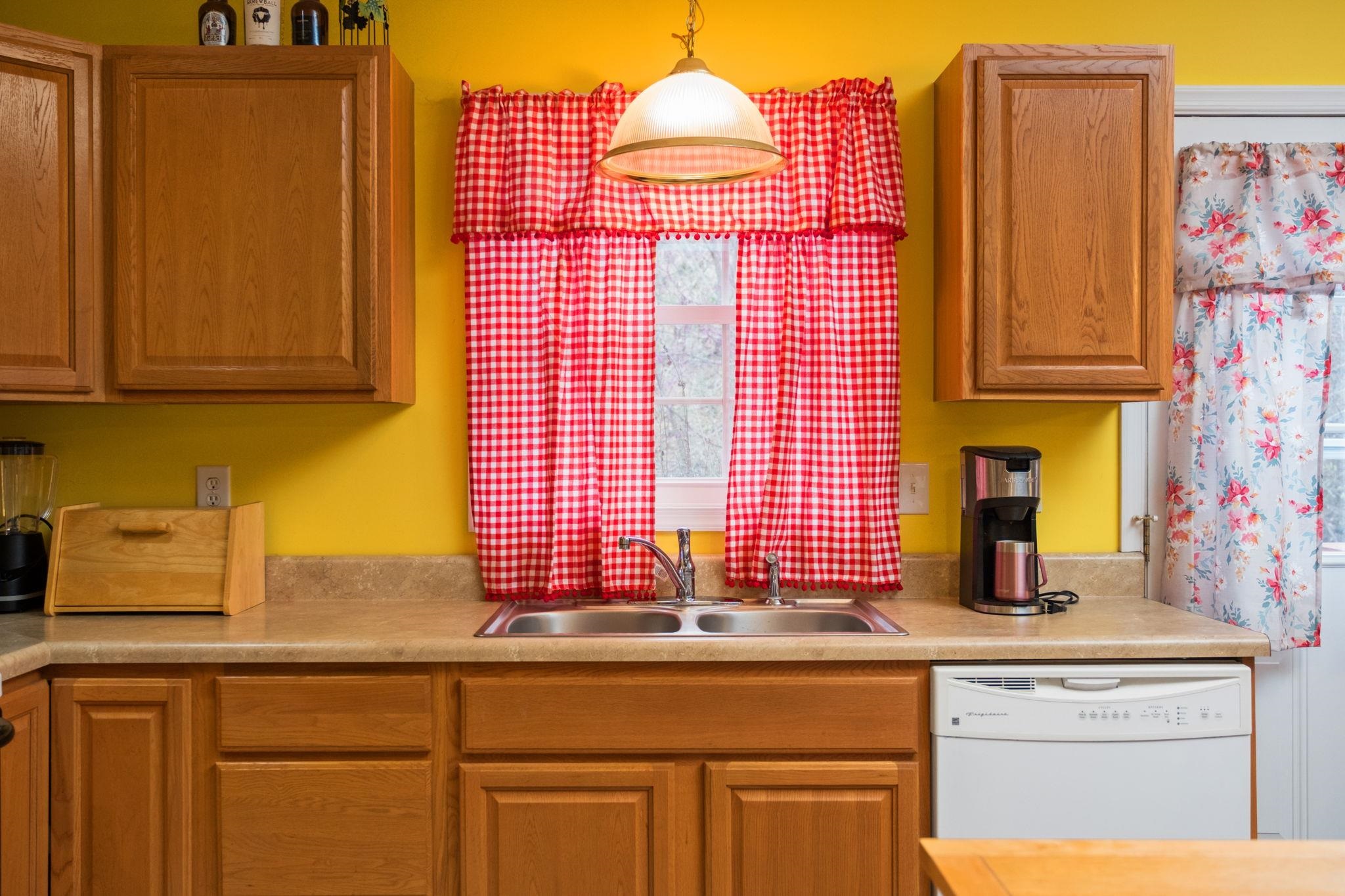 60 PATHFINDER DR, LEXINGTON, Virginia 24450, 2 Bedrooms Bedrooms, ,2 BathroomsBathrooms,Residential,60 PATHFINDER DR,674847 MLS # 674847