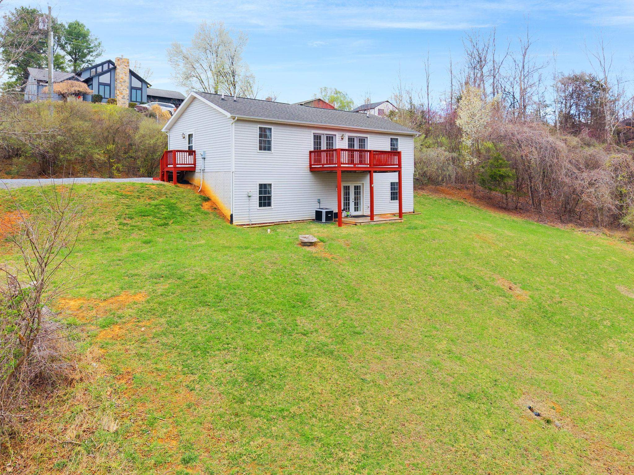 60 PATHFINDER DR, LEXINGTON, Virginia 24450, 2 Bedrooms Bedrooms, ,2 BathroomsBathrooms,Residential,60 PATHFINDER DR,674847 MLS # 674847