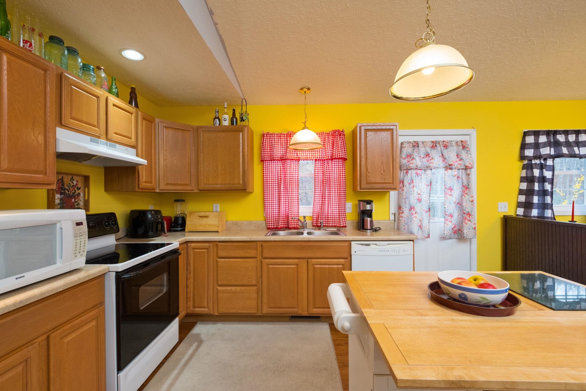 60 PATHFINDER DR, LEXINGTON, Virginia 24450, 2 Bedrooms Bedrooms, ,2 BathroomsBathrooms,Residential,60 PATHFINDER DR,674847 MLS # 674847