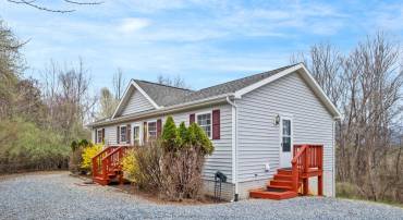 60 PATHFINDER DR, LEXINGTON, Virginia 24450, 2 Bedrooms Bedrooms, ,2 BathroomsBathrooms,Residential,60 PATHFINDER DR,674847 MLS # 674847