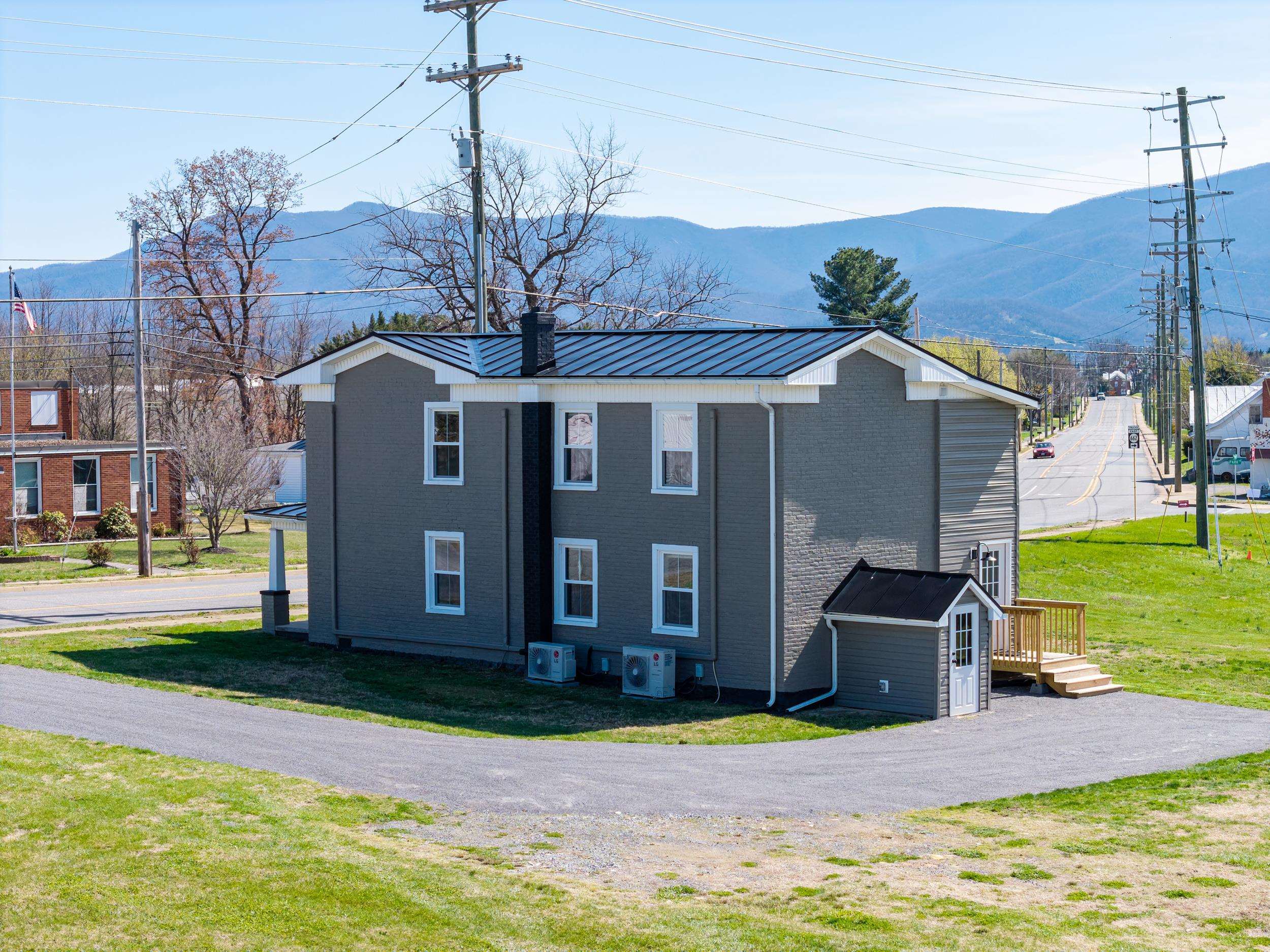 773 W MAIN ST, STANLEY, Virginia 22851, 5 Bedrooms Bedrooms, ,3 BathroomsBathrooms,Residential,773 W MAIN ST,674855 MLS # 674855