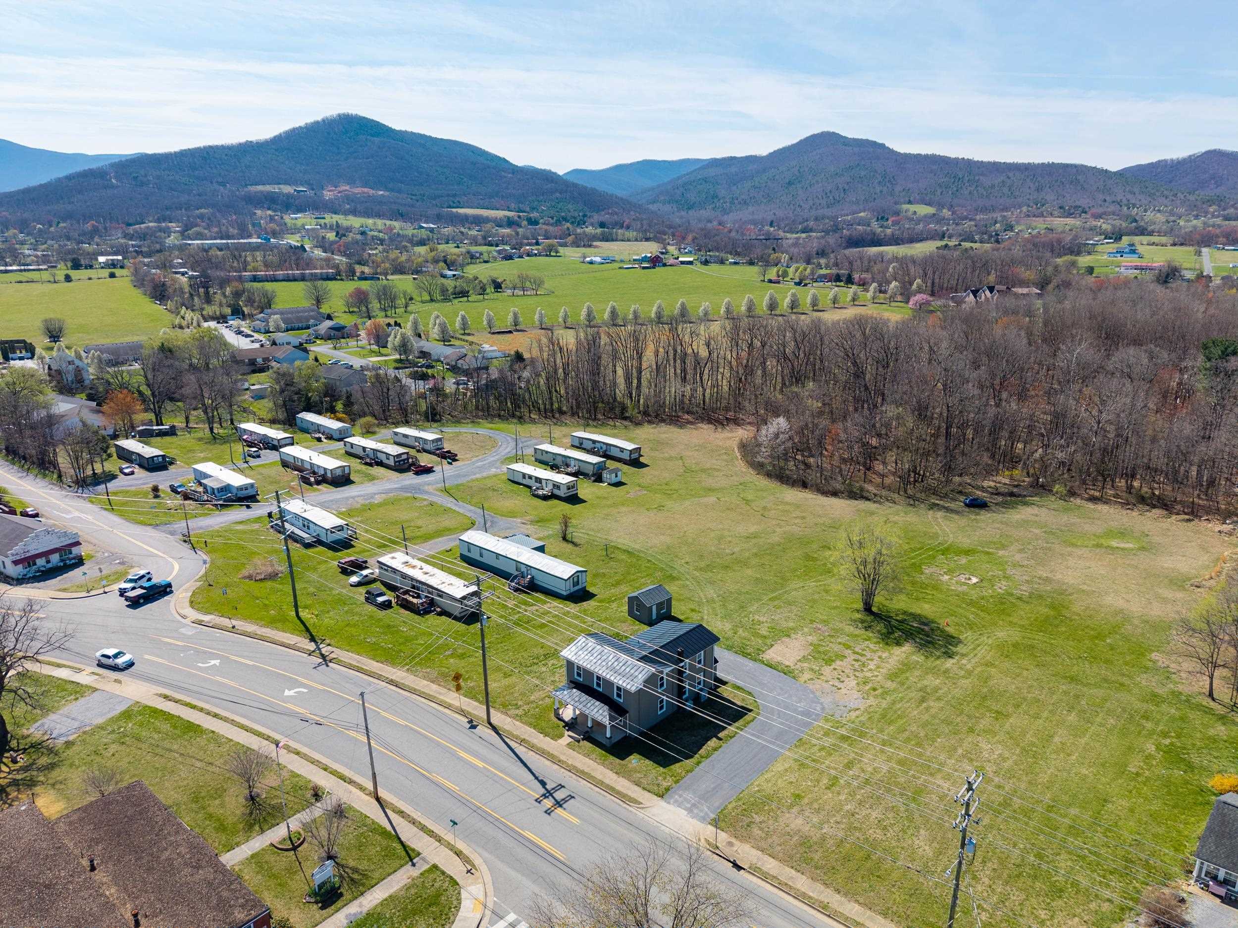 773 W MAIN ST, STANLEY, Virginia 22851, 5 Bedrooms Bedrooms, ,3 BathroomsBathrooms,Residential,773 W MAIN ST,674855 MLS # 674855