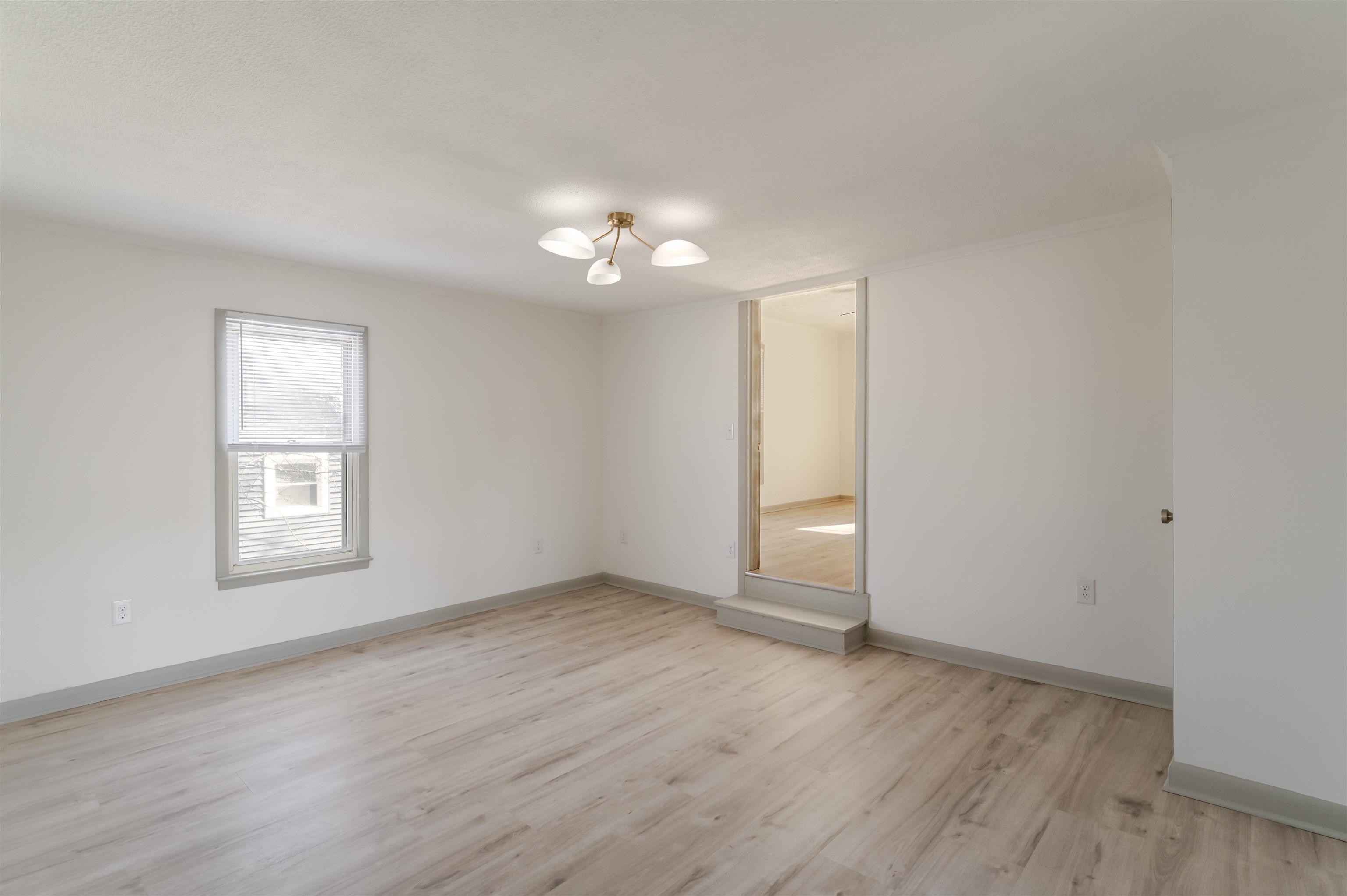 413 N CHARLOTTE AVE, WAYNESBORO, Virginia 22980, ,Residential,413 N CHARLOTTE AVE,674883 MLS # 674883