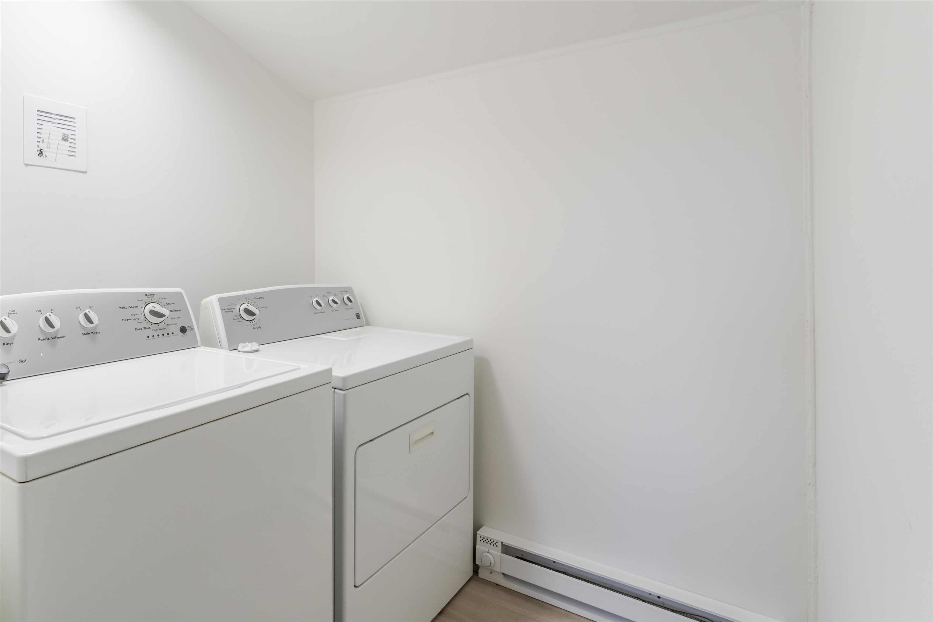 413 N CHARLOTTE AVE, WAYNESBORO, Virginia 22980, ,Residential,413 N CHARLOTTE AVE,674883 MLS # 674883