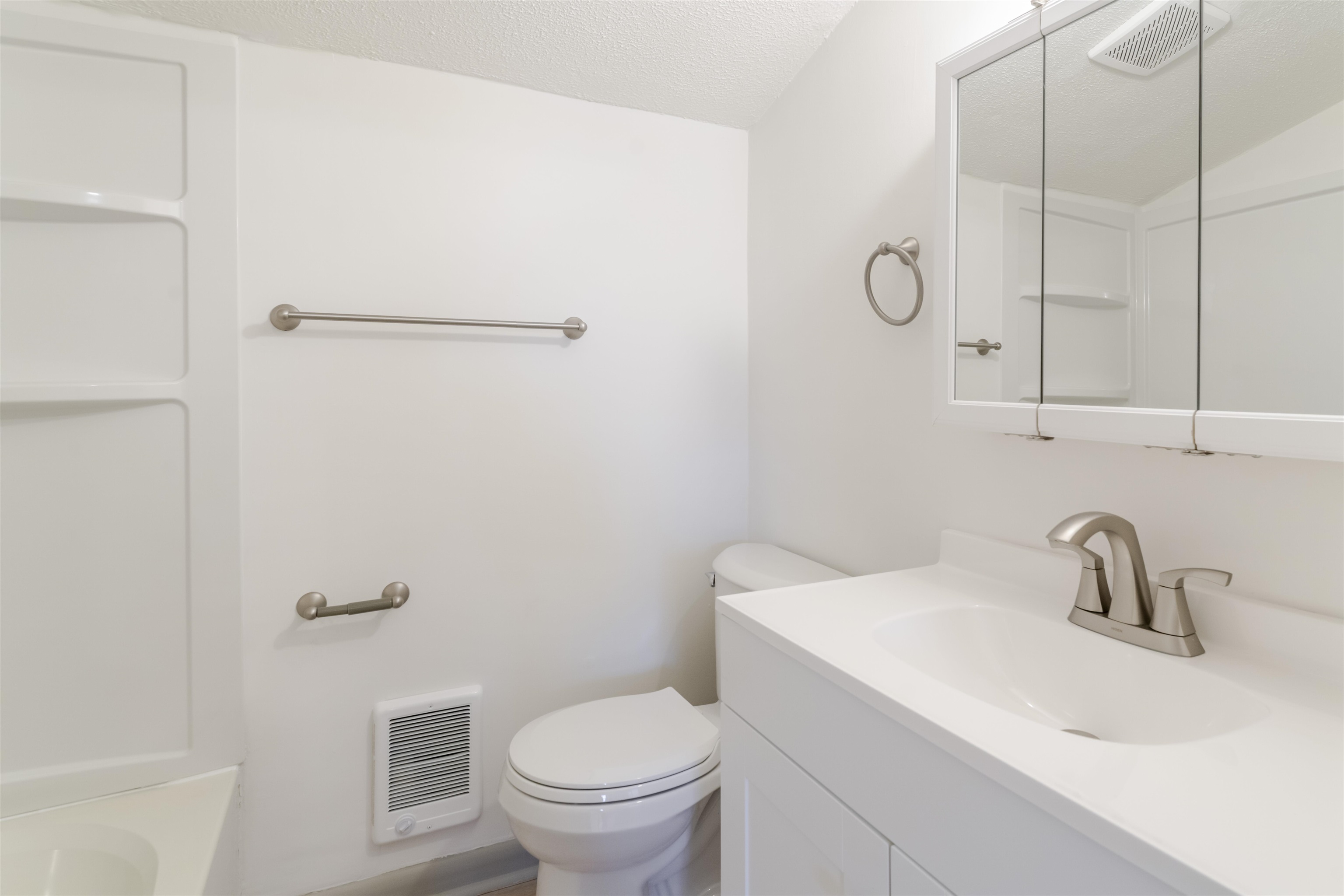 413 N CHARLOTTE AVE, WAYNESBORO, Virginia 22980, ,Residential,413 N CHARLOTTE AVE,674883 MLS # 674883