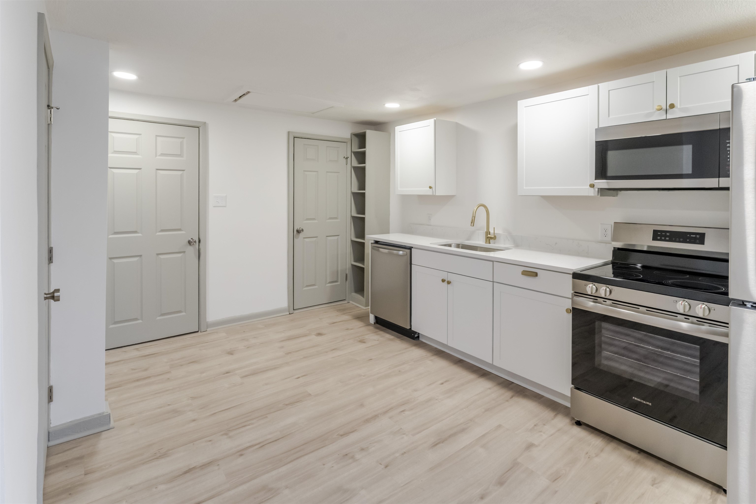 413 N CHARLOTTE AVE, WAYNESBORO, Virginia 22980, ,Residential,413 N CHARLOTTE AVE,674883 MLS # 674883