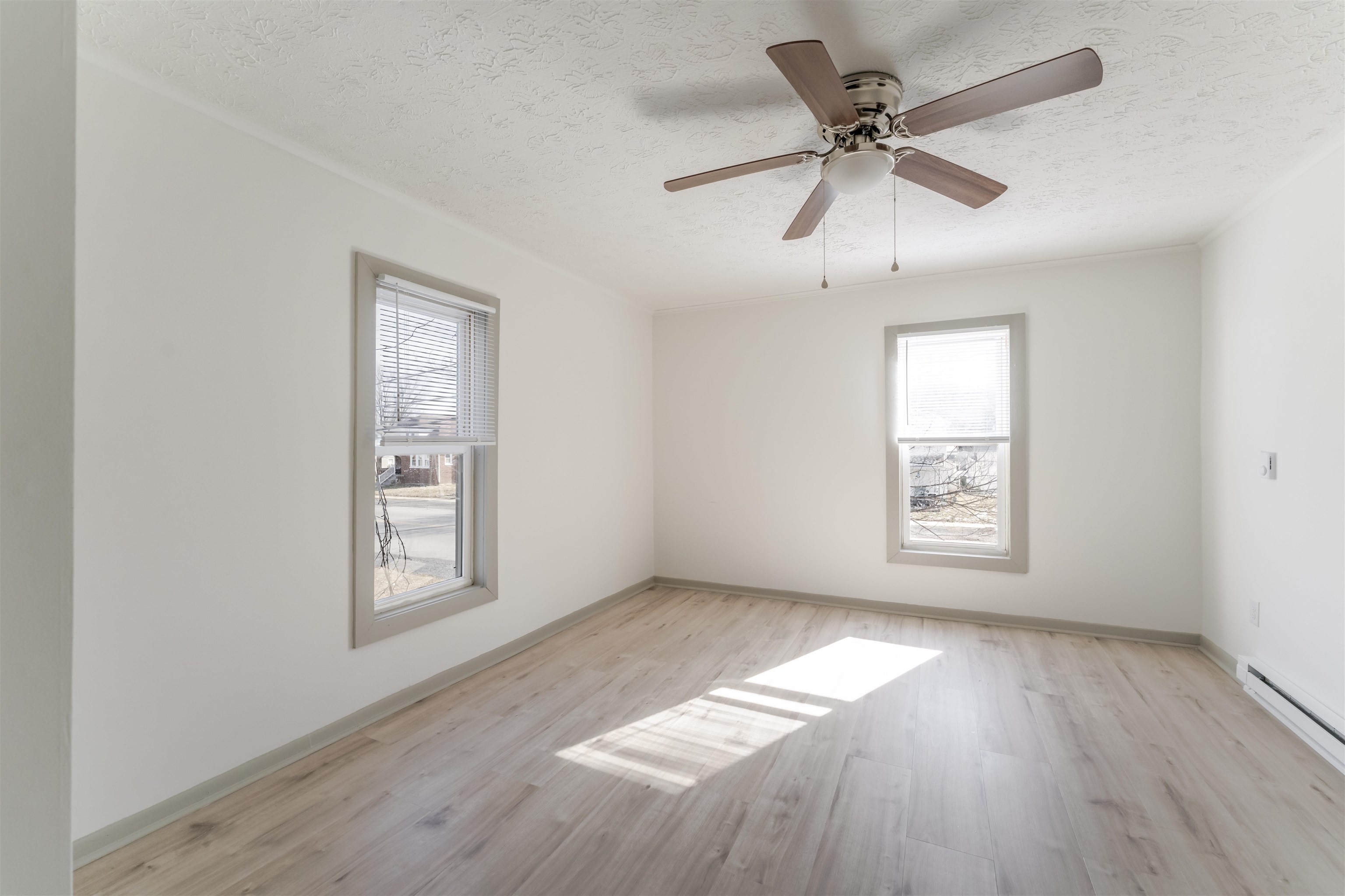 413 N CHARLOTTE AVE, WAYNESBORO, Virginia 22980, ,Residential,413 N CHARLOTTE AVE,674883 MLS # 674883