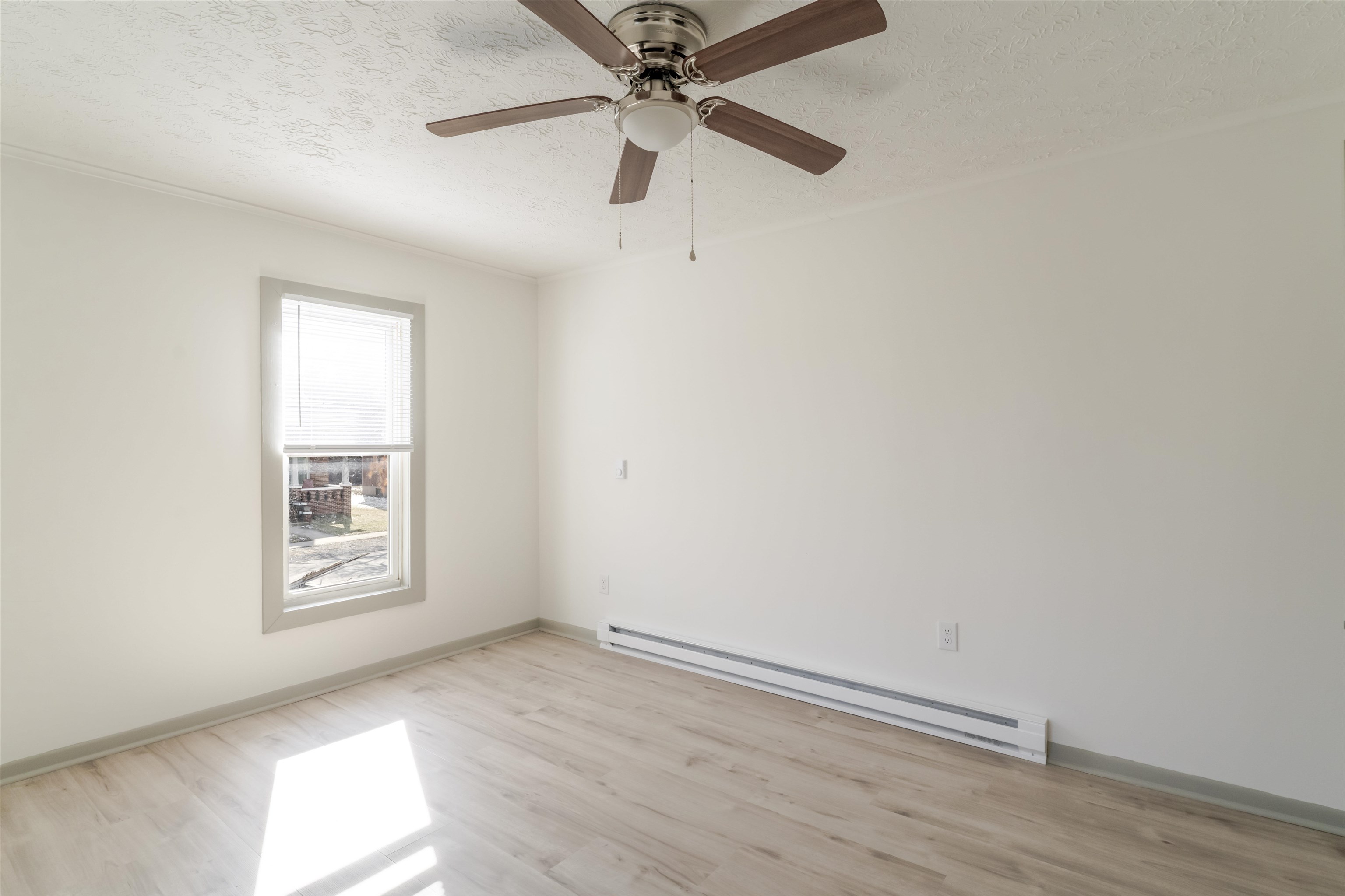 413 N CHARLOTTE AVE, WAYNESBORO, Virginia 22980, ,Residential,413 N CHARLOTTE AVE,674883 MLS # 674883