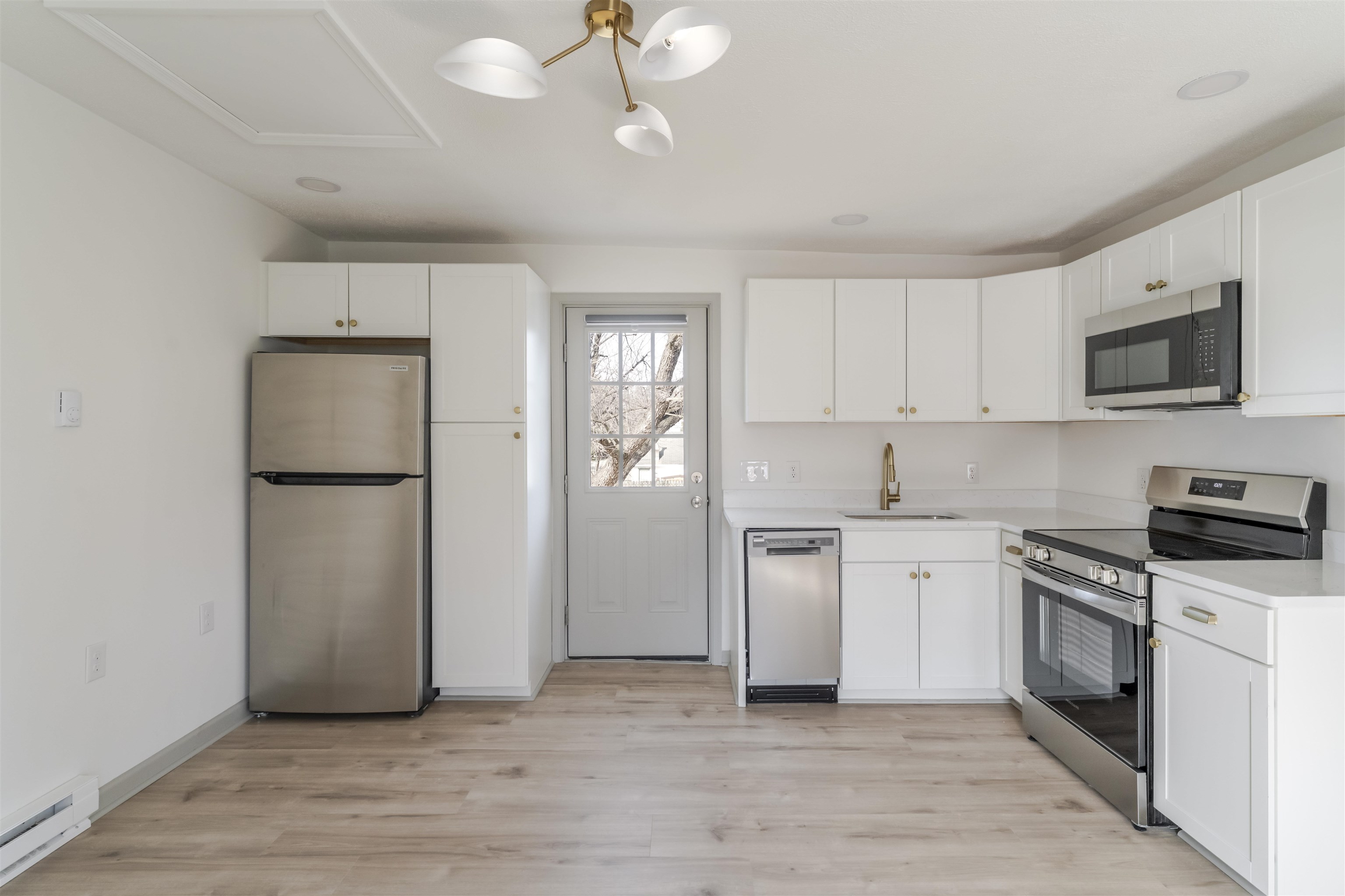 413 N CHARLOTTE AVE, WAYNESBORO, Virginia 22980, ,Residential,413 N CHARLOTTE AVE,674883 MLS # 674883