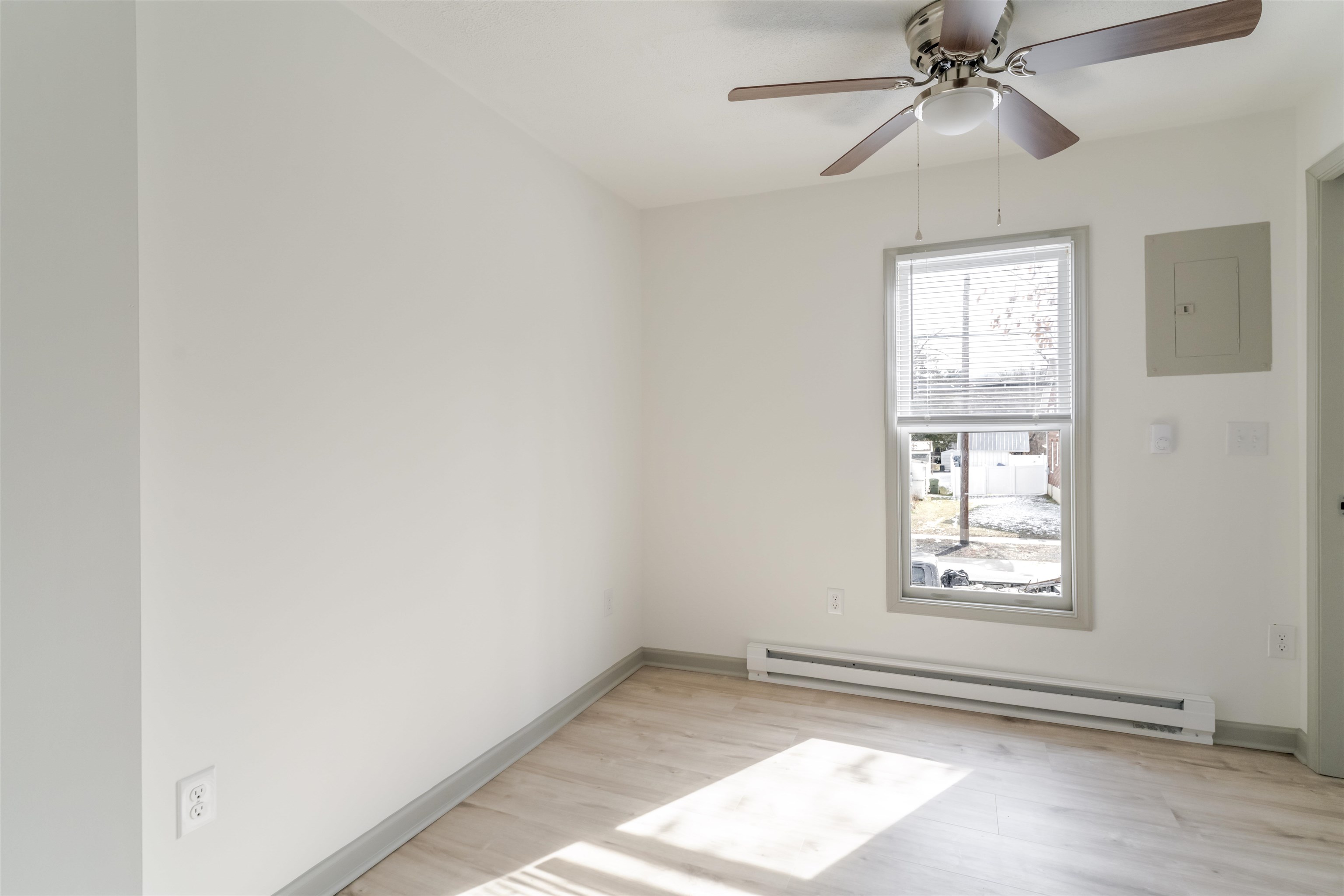 413 N CHARLOTTE AVE, WAYNESBORO, Virginia 22980, ,Residential,413 N CHARLOTTE AVE,674883 MLS # 674883