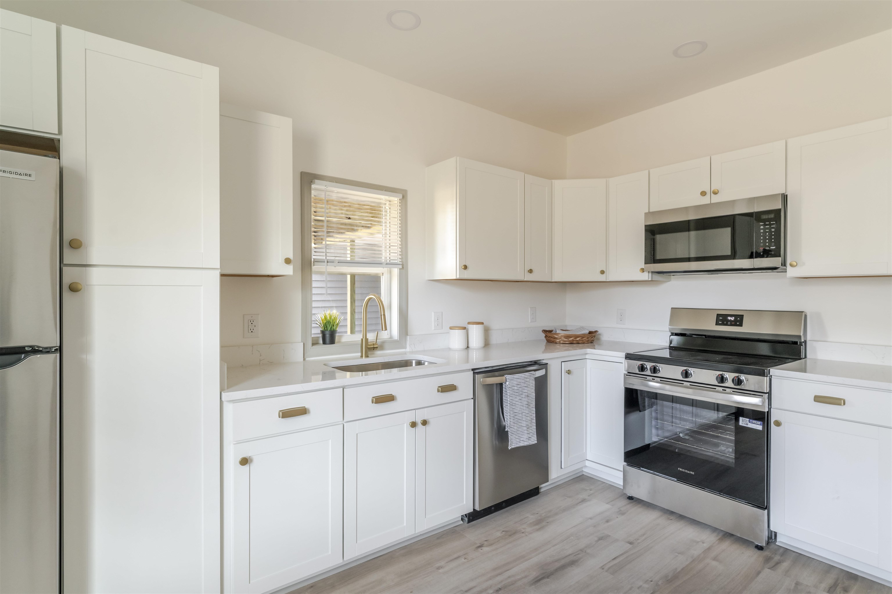 413 N CHARLOTTE AVE, WAYNESBORO, Virginia 22980, ,Residential,413 N CHARLOTTE AVE,674883 MLS # 674883