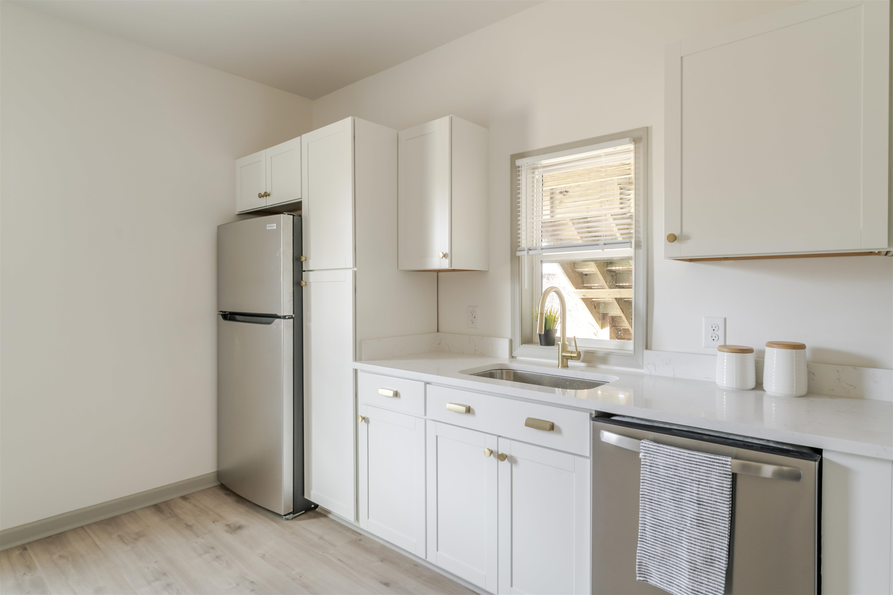 413 N CHARLOTTE AVE, WAYNESBORO, Virginia 22980, ,Residential,413 N CHARLOTTE AVE,674883 MLS # 674883