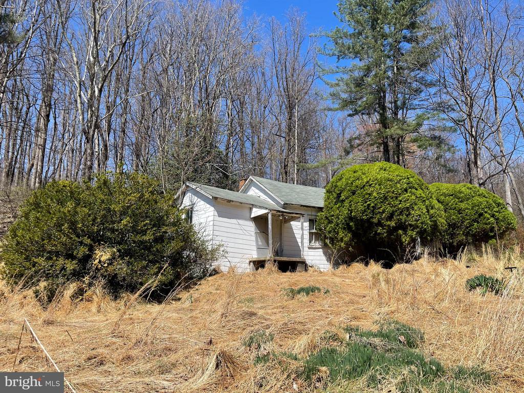 4100 HEARDS LN, AFTON, Virginia 22920, 3 Bedrooms Bedrooms, ,Residential,4100 HEARDS LN,VAAB2001172 MLS # VAAB2001172