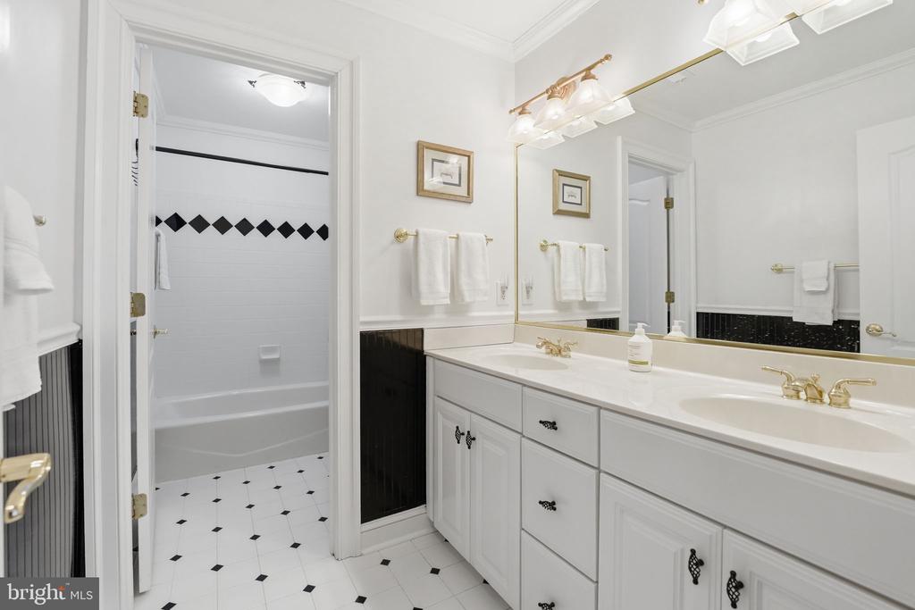 11608 LONGSTREET DR, SPOTSYLVANIA, Virginia 22551, 4 Bedrooms Bedrooms, ,2 BathroomsBathrooms,Residential,11608 LONGSTREET DR,VASP2039728 MLS # VASP2039728