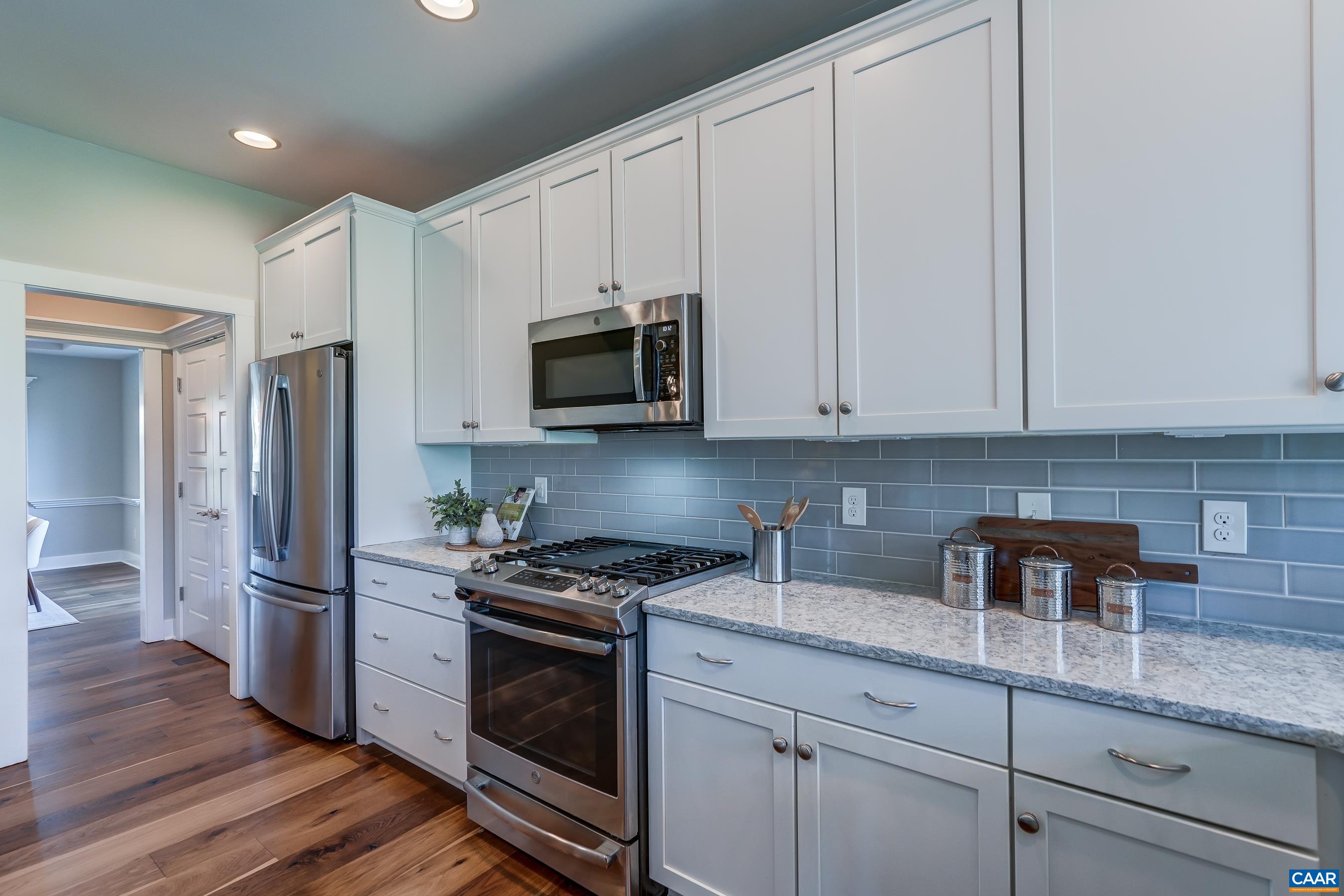 Beautiful backsplash.