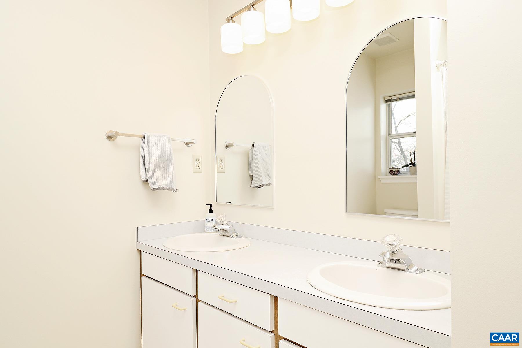 1242 CLIFDEN GREENE, CHARLOTTESVILLE, Virginia 22901, 3 Bedrooms Bedrooms, ,2 BathroomsBathrooms,Residential,1242 CLIFDEN GREENE,674865 MLS # 674865