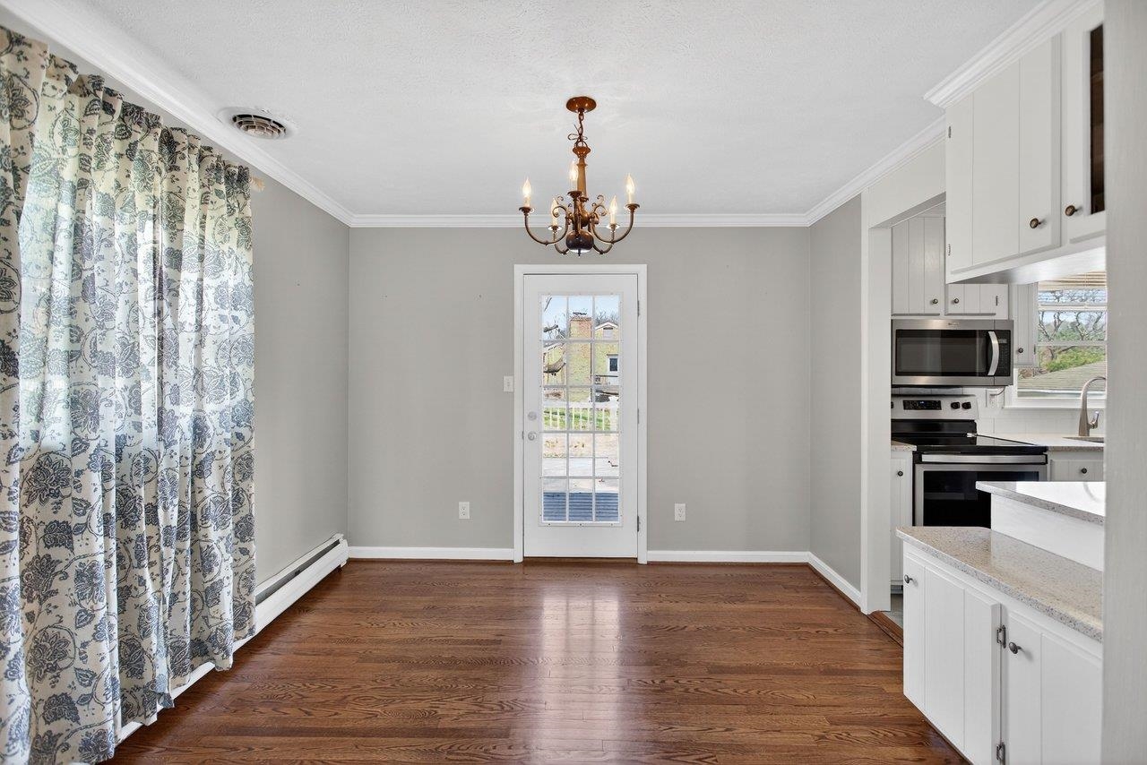 207 BURNLEY DR, STAUNTON, Virginia 24401, 4 Bedrooms Bedrooms, ,2 BathroomsBathrooms,Residential,207 BURNLEY DR,674871 MLS # 674871