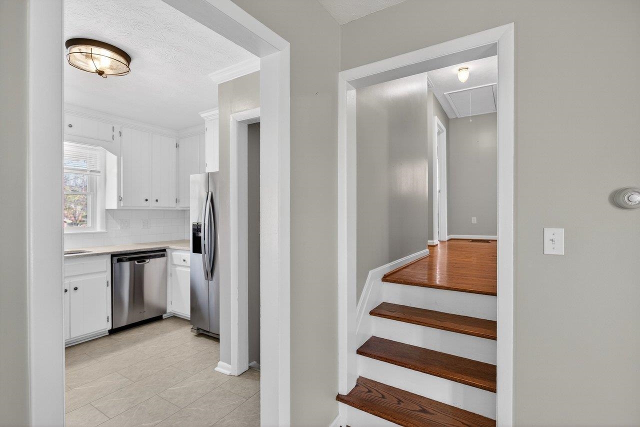 207 BURNLEY DR, STAUNTON, Virginia 24401, 4 Bedrooms Bedrooms, ,2 BathroomsBathrooms,Residential,207 BURNLEY DR,674871 MLS # 674871