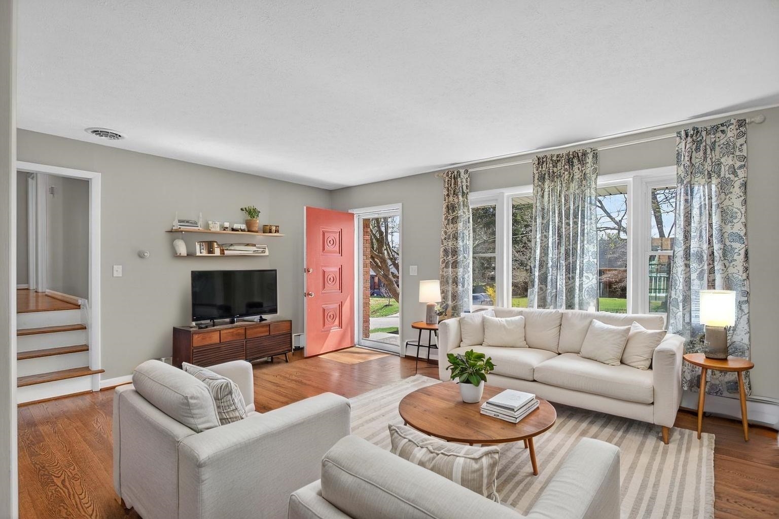 207 BURNLEY DR, STAUNTON, Virginia 24401, 4 Bedrooms Bedrooms, ,2 BathroomsBathrooms,Residential,207 BURNLEY DR,674871 MLS # 674871