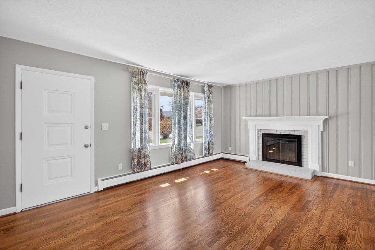 207 BURNLEY DR, STAUNTON, Virginia 24401, 4 Bedrooms Bedrooms, ,2 BathroomsBathrooms,Residential,207 BURNLEY DR,674871 MLS # 674871